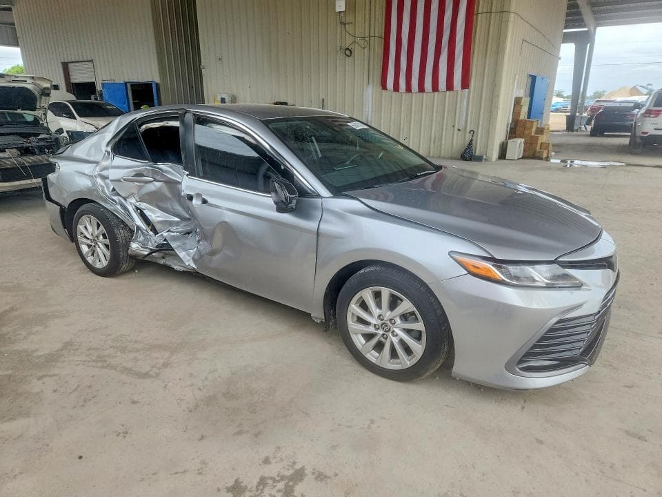 2023 TOYOTA CAMRY LE 4