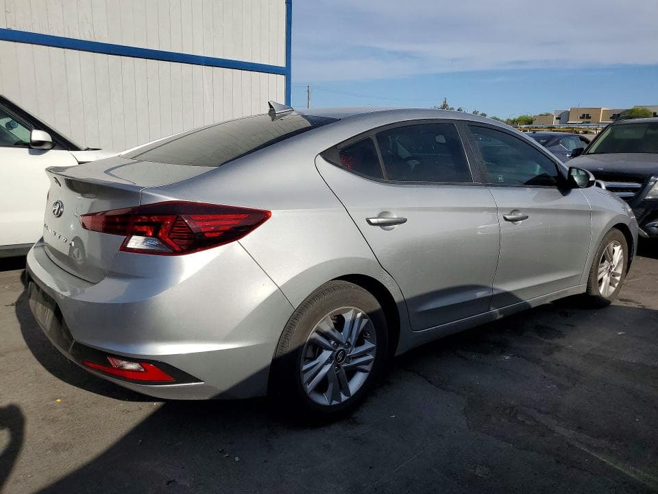 2020 HYUNDAI ELANTRA SEL 3