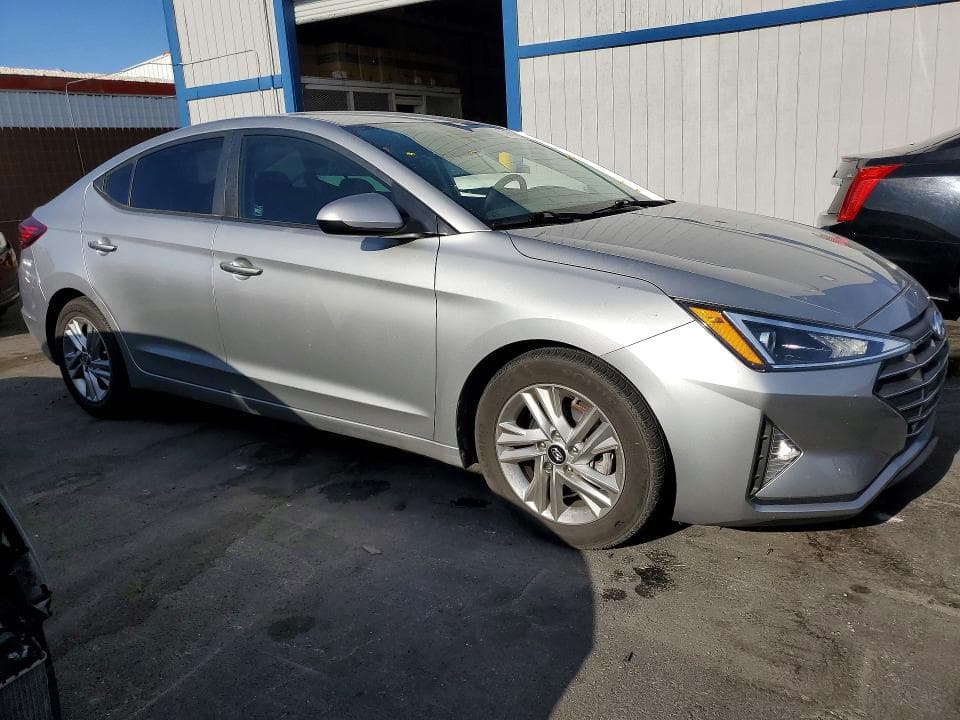 2020 HYUNDAI ELANTRA SEL 4