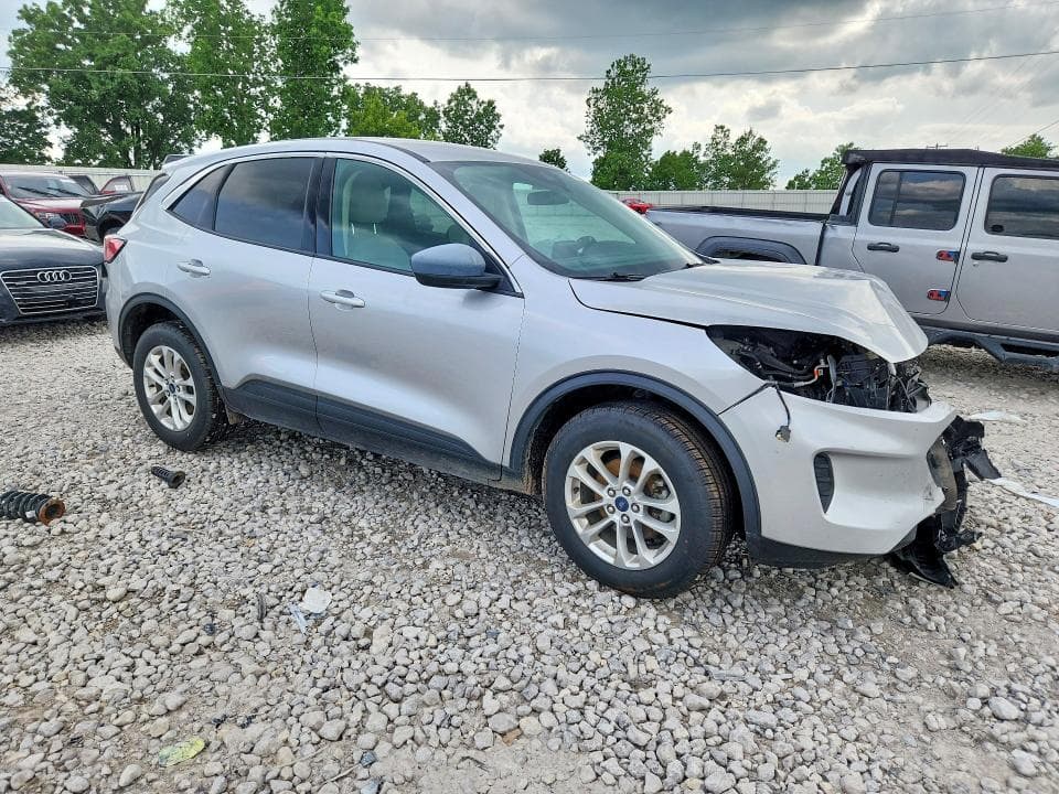 2020 FORD ESCAPE SE 4
