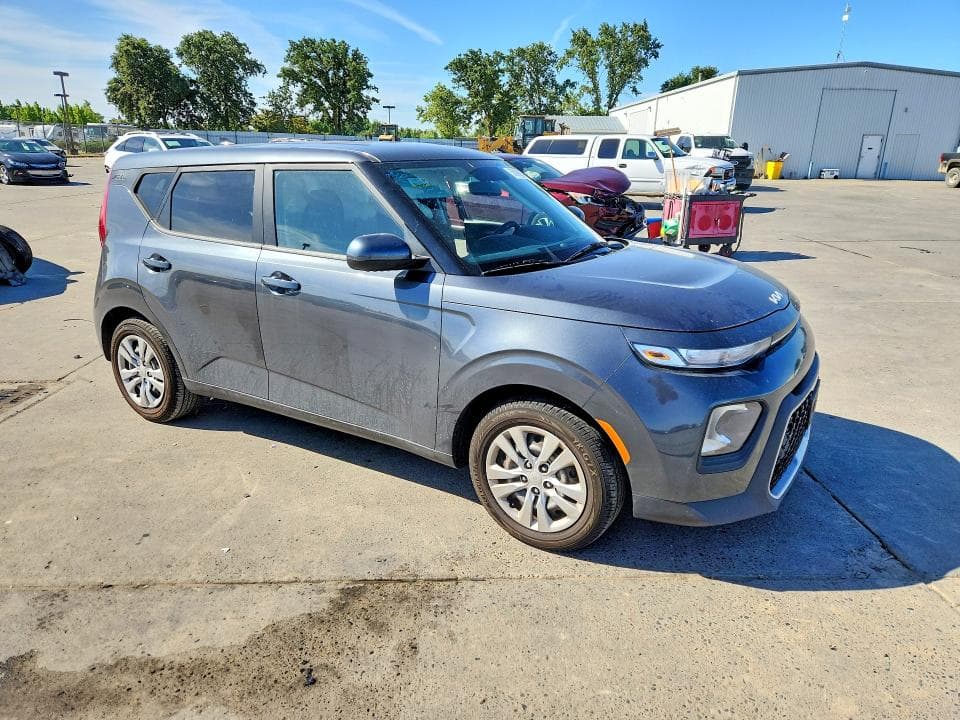 2022 KIA SOUL LX 4