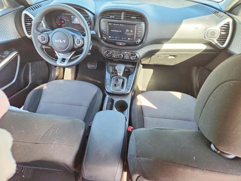 2022 KIA SOUL LX 8