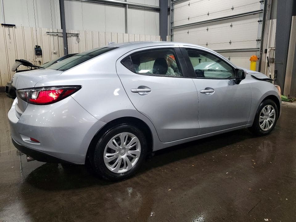 2019 TOYOTA YARIS L L 3