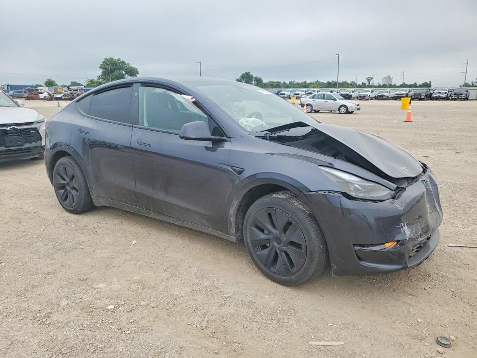 2024 TESLA MODEL Y 4