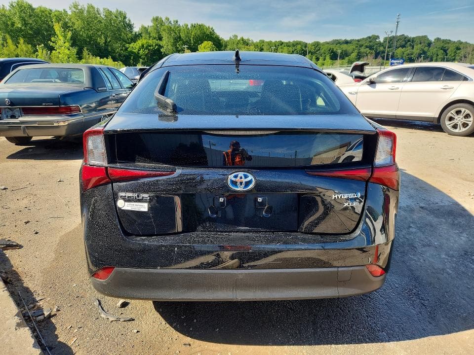 2021 TOYOTA PRIUS XLE 6