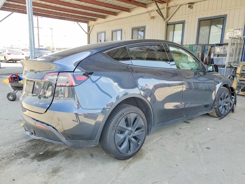 2024 TESLA MODEL Y 3