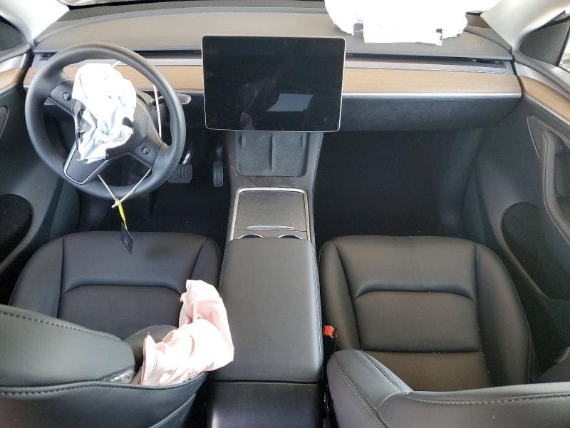 2024 TESLA MODEL Y 8