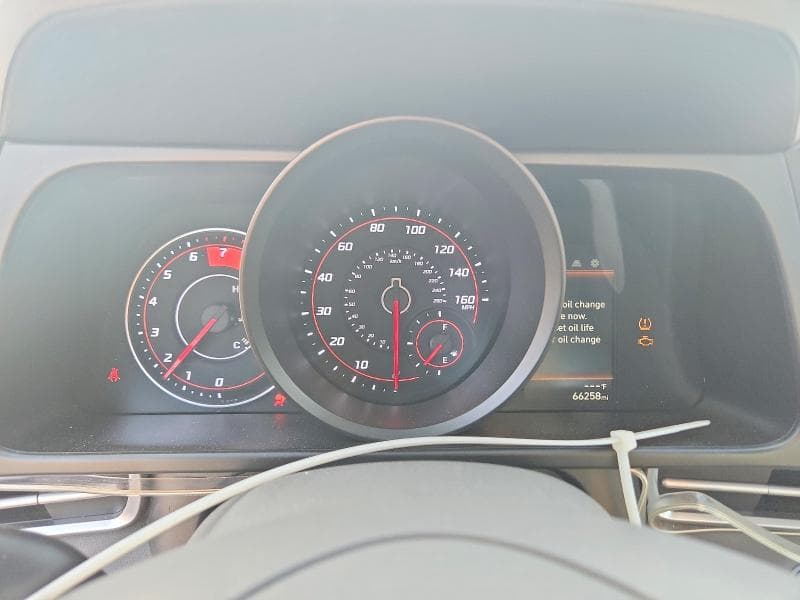 2023 HYUNDAI ELANTRA SEL 9