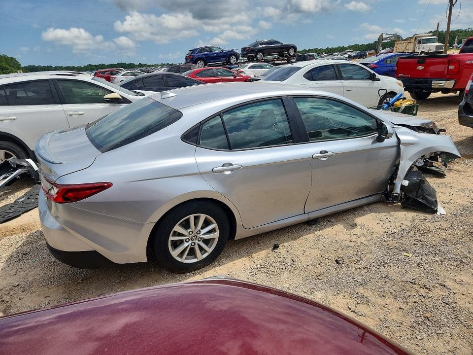 2025 TOYOTA CAMRY LE 3