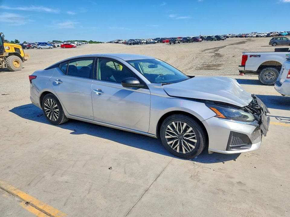 2024 NISSAN ALTIMA SV 4