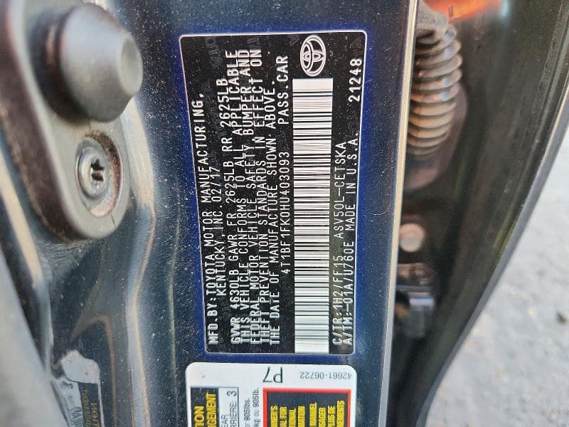 2017 TOYOTA CAMRY SE 12