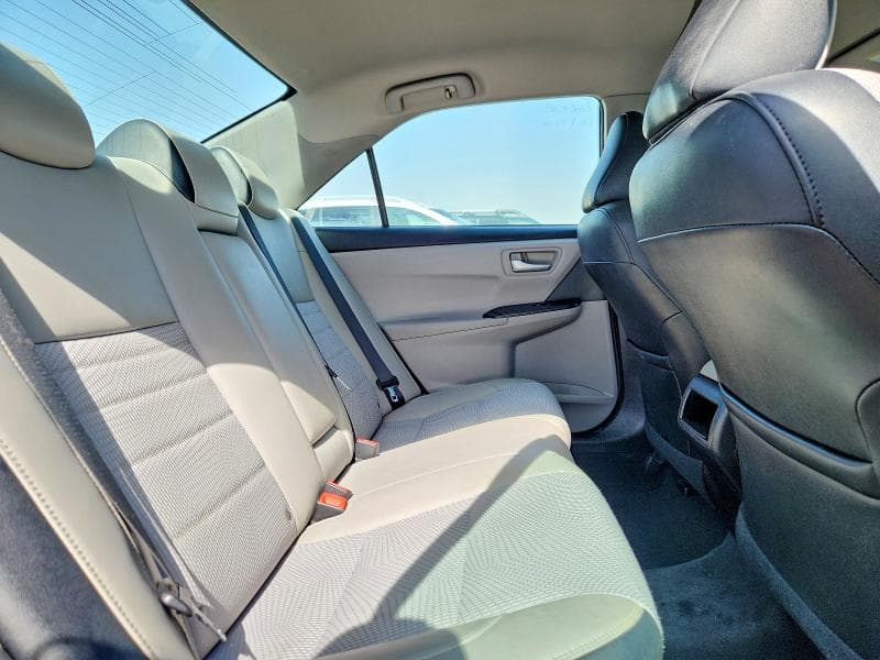 2017 TOYOTA CAMRY SE 10