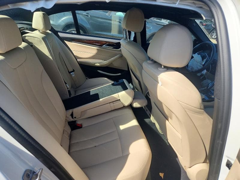 2020 BMW 530 XI 10
