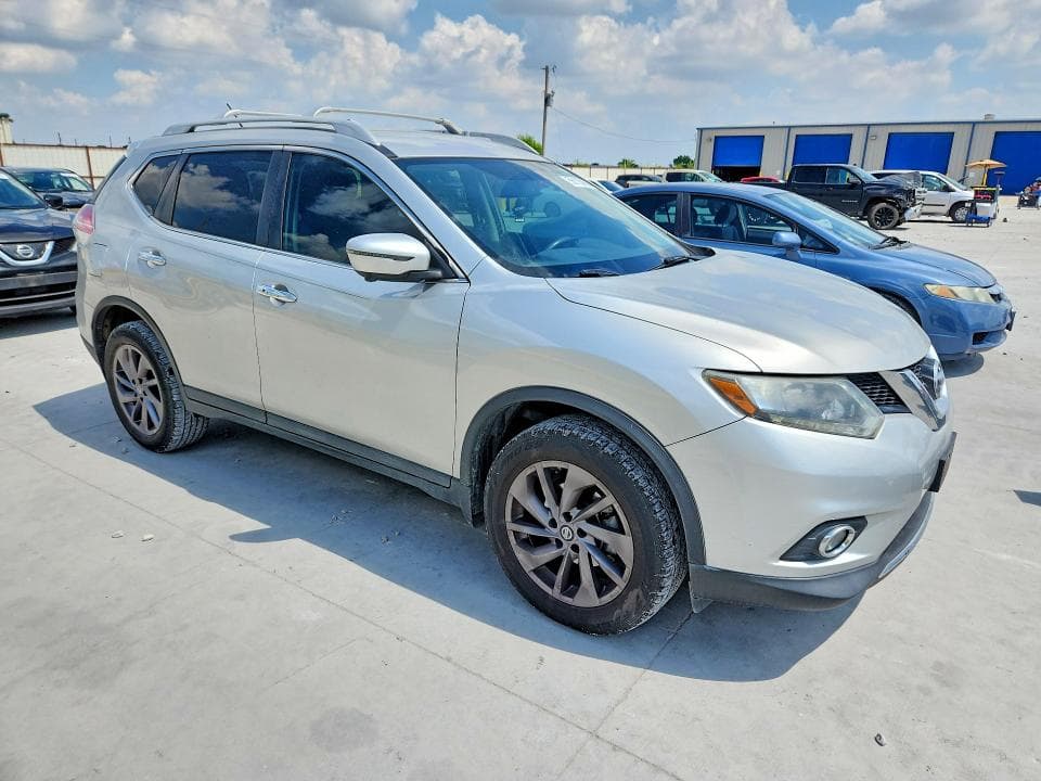 2016 NISSAN ROGUE SL 4