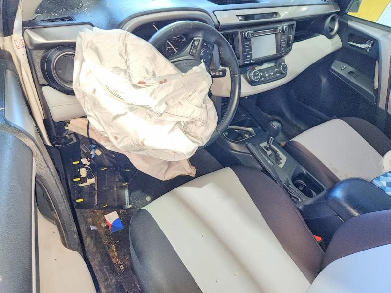 2016 TOYOTA RAV4 XLE XLE 8
