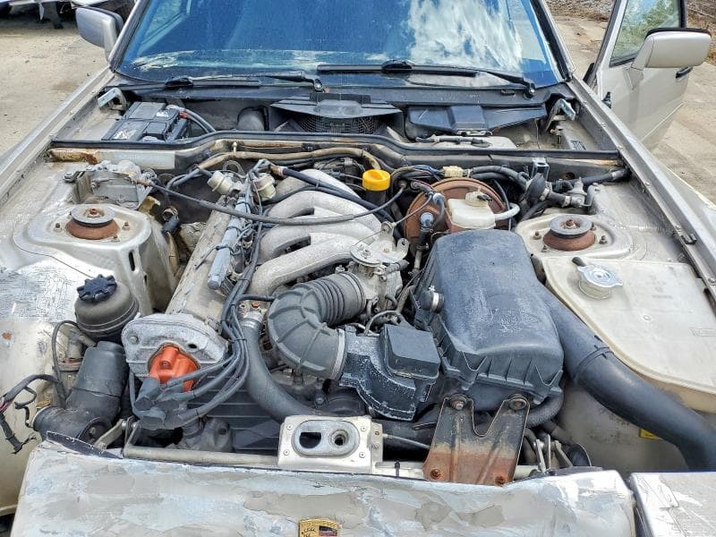 1984 PORSCHE 944 12