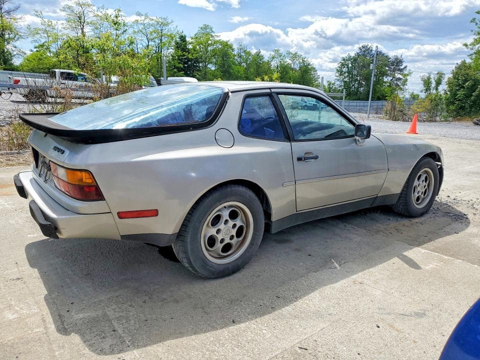1984 PORSCHE 944 4