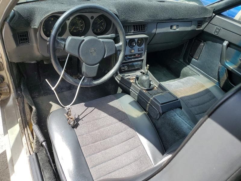 1984 PORSCHE 944 9