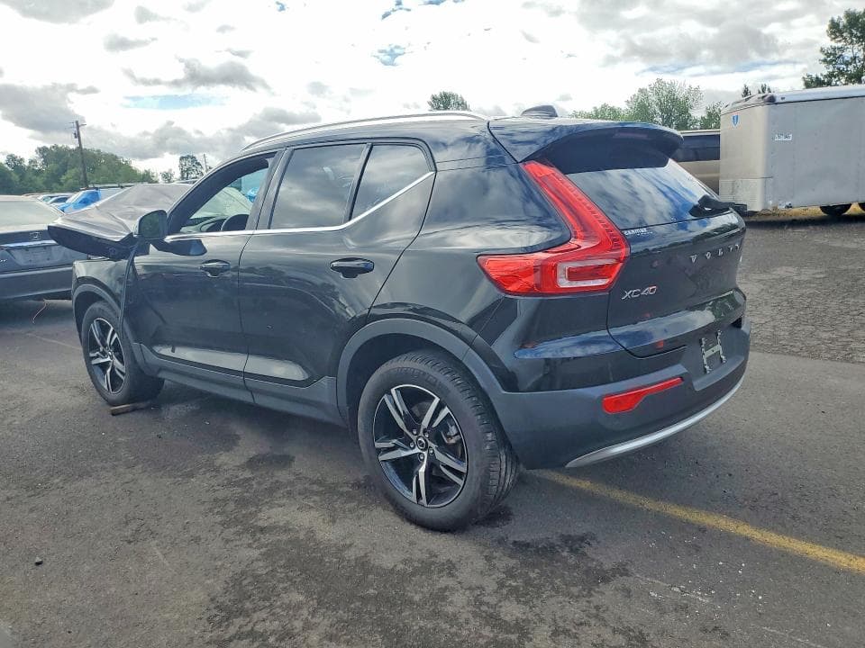 2025 VOLVO XC40 CORE CORE 2