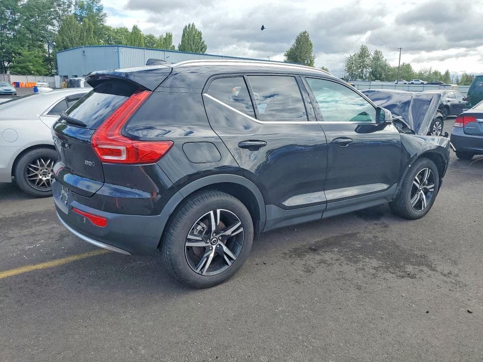 2025 VOLVO XC40 CORE CORE 3