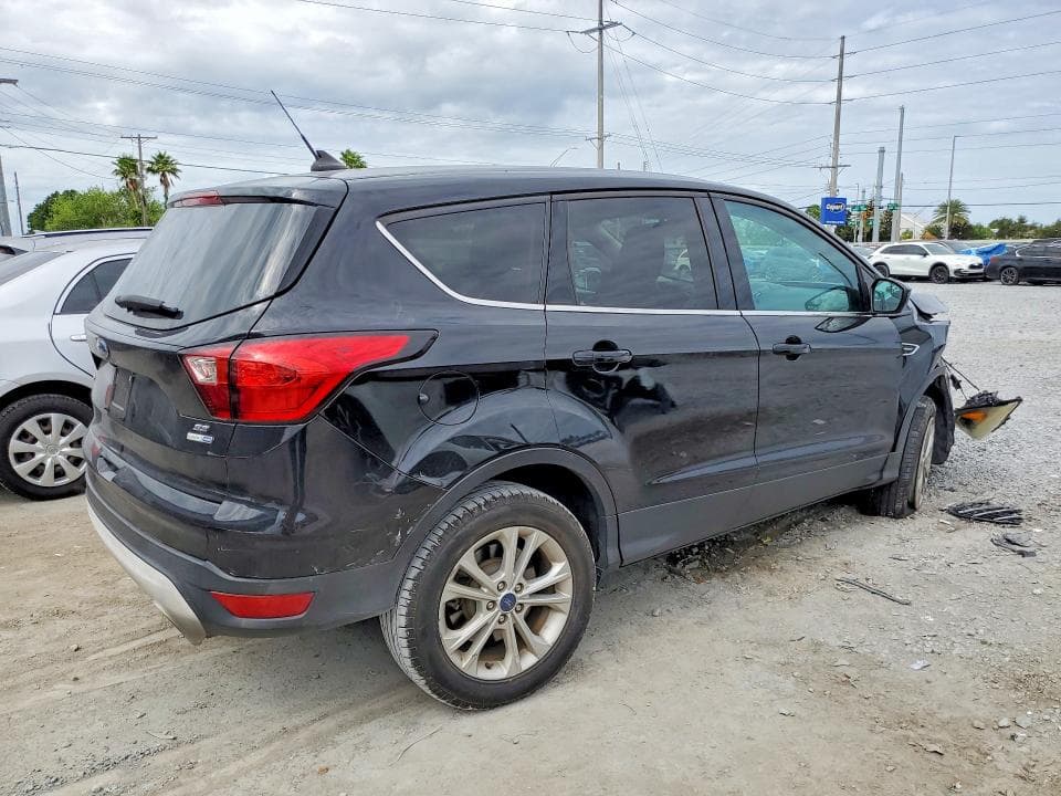 2019 FORD ESCAPE SE 3