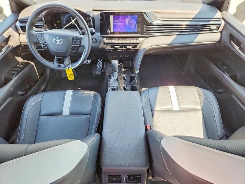 2025 TOYOTA CAMRY SE SE 8