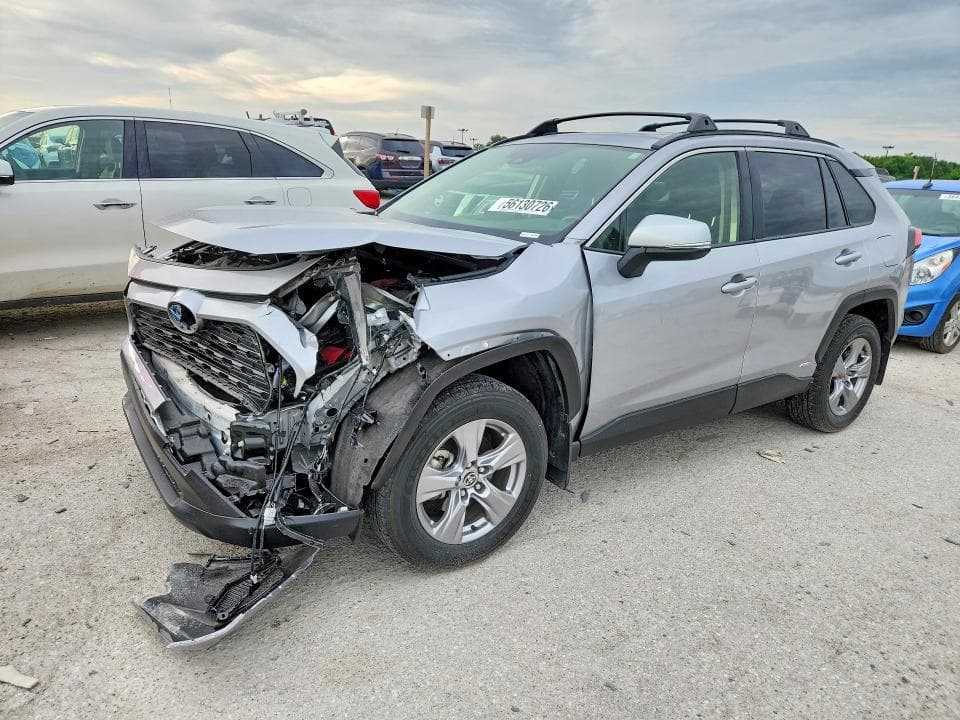 2022 TOYOTA RAV4 XLE - 1