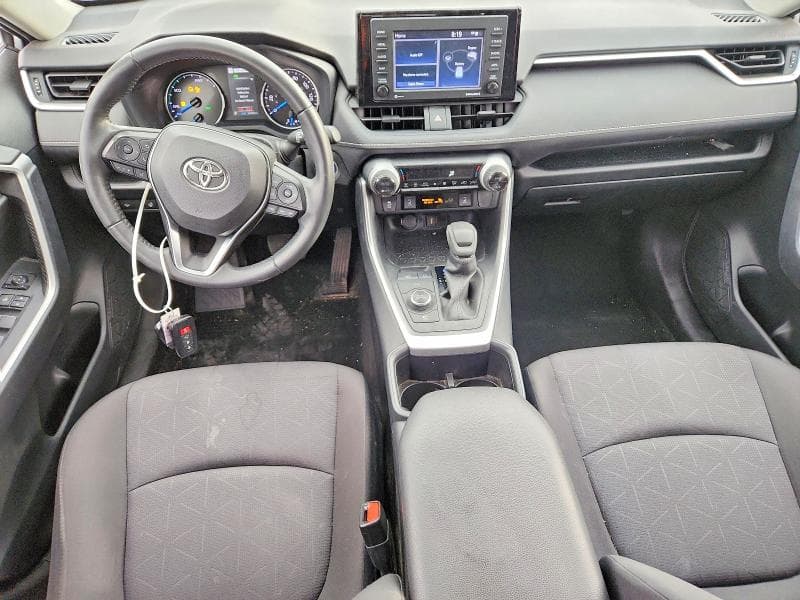 2022 TOYOTA RAV4 XLE 8