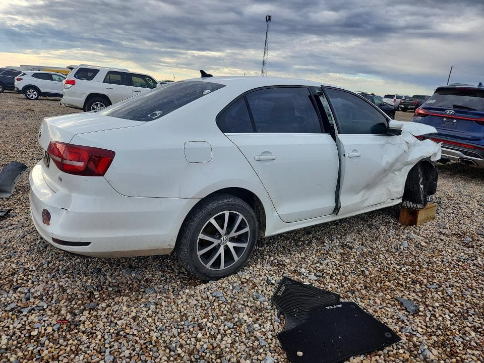 2017 VOLKSWAGEN JETTA SE 3