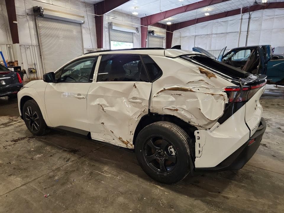 2026 TOYOTA BZ XLE 2
