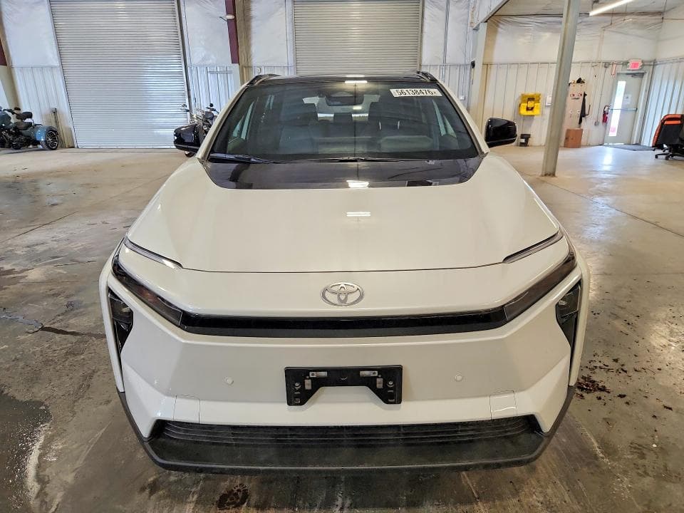 2026 TOYOTA BZ XLE 5