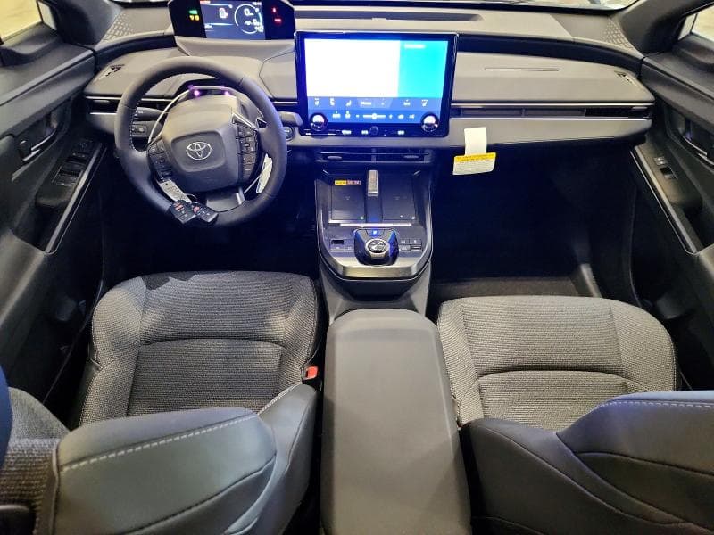 2026 TOYOTA BZ XLE 8