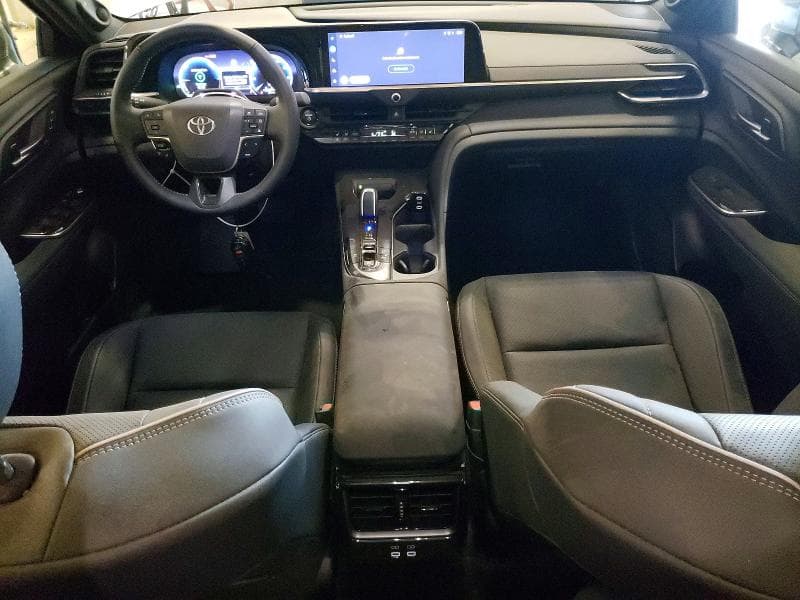 2026 TOYOTA CROWN LIMITED 8