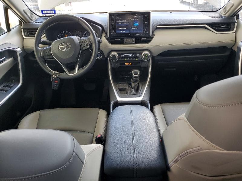 2019 TOYOTA RAV4 XLE PREMIUM 8