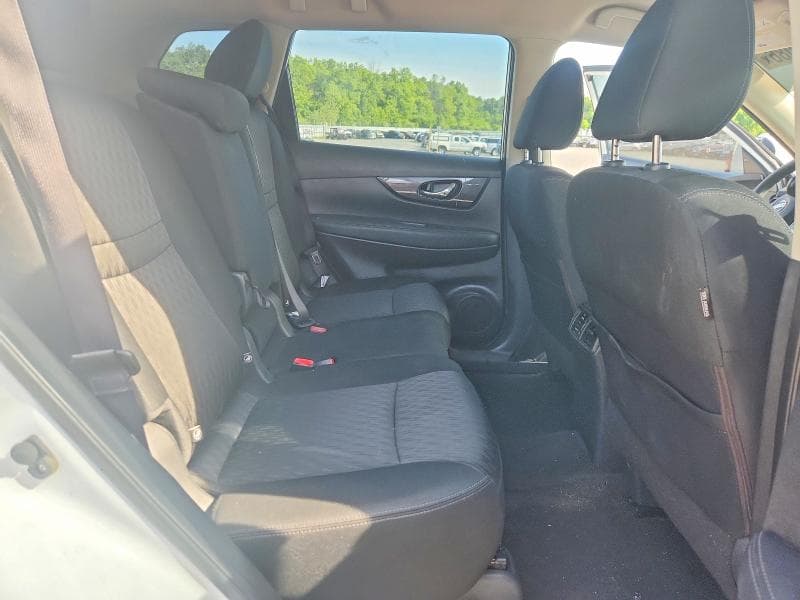 2018 NISSAN ROGUE S 11