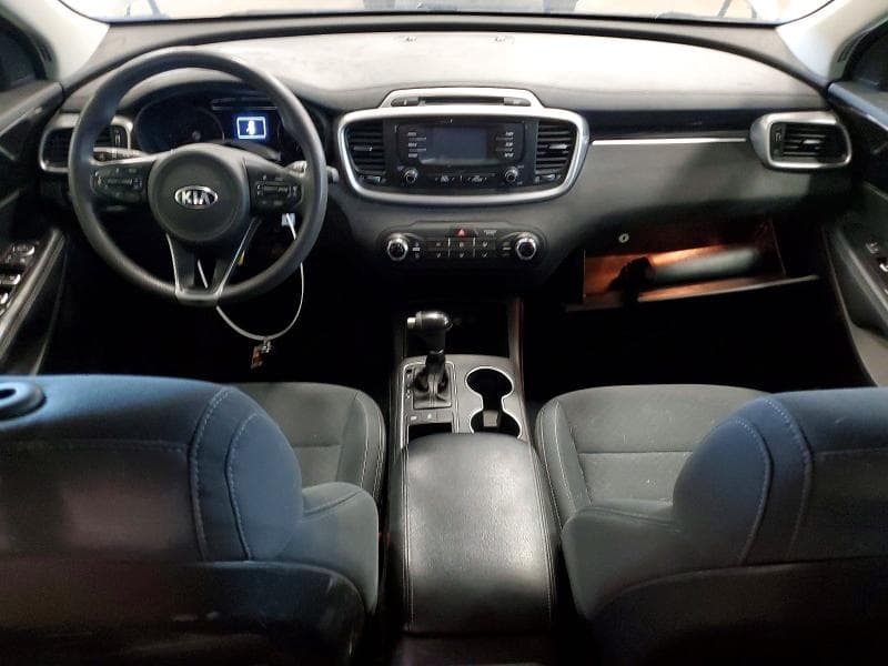 2017 KIA SORENTO LX V6 8