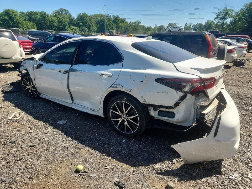 2021 TOYOTA CAMRY SE 2