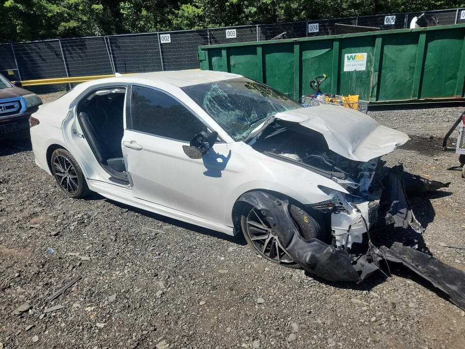 2021 TOYOTA CAMRY SE 4