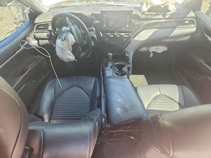 2021 TOYOTA CAMRY SE 8