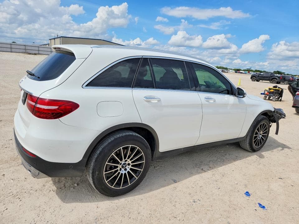2018 MERCEDES-BENZ GLC 300 300 3
