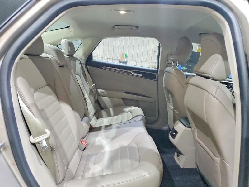 2017 FORD FUSION SE 10