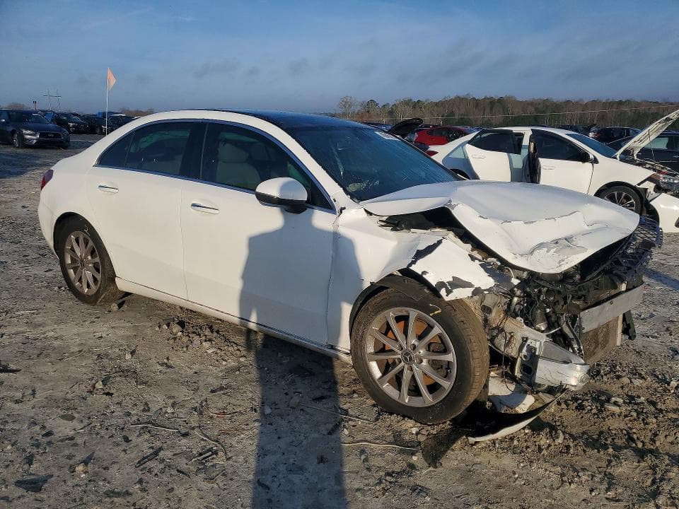 2020 MERCEDES-BENZ A 220 4