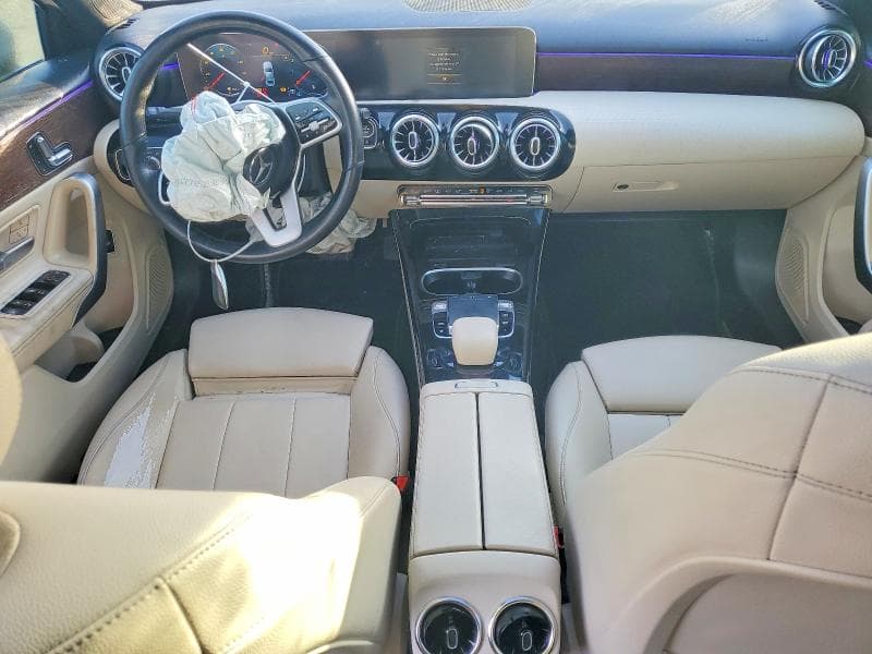 2020 MERCEDES-BENZ A 220 8