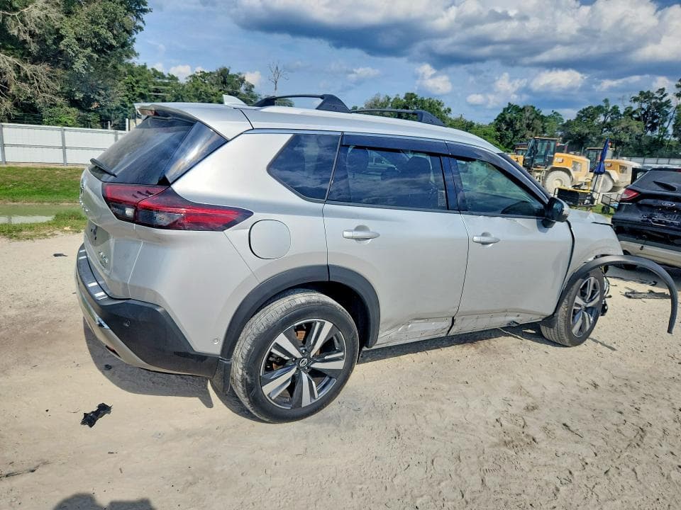 2021 NISSAN ROGUE PLATINUM 3
