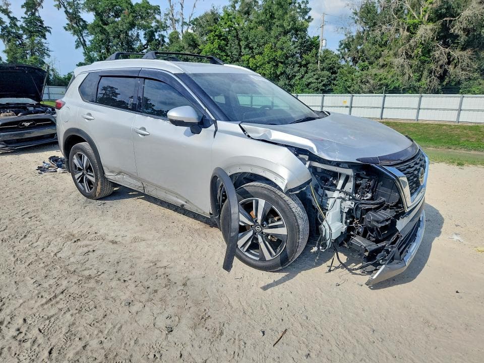 2021 NISSAN ROGUE PLATINUM 4