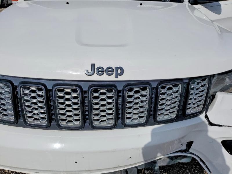 2020 JEEP GRAND CHEROKEE LAREDO 11