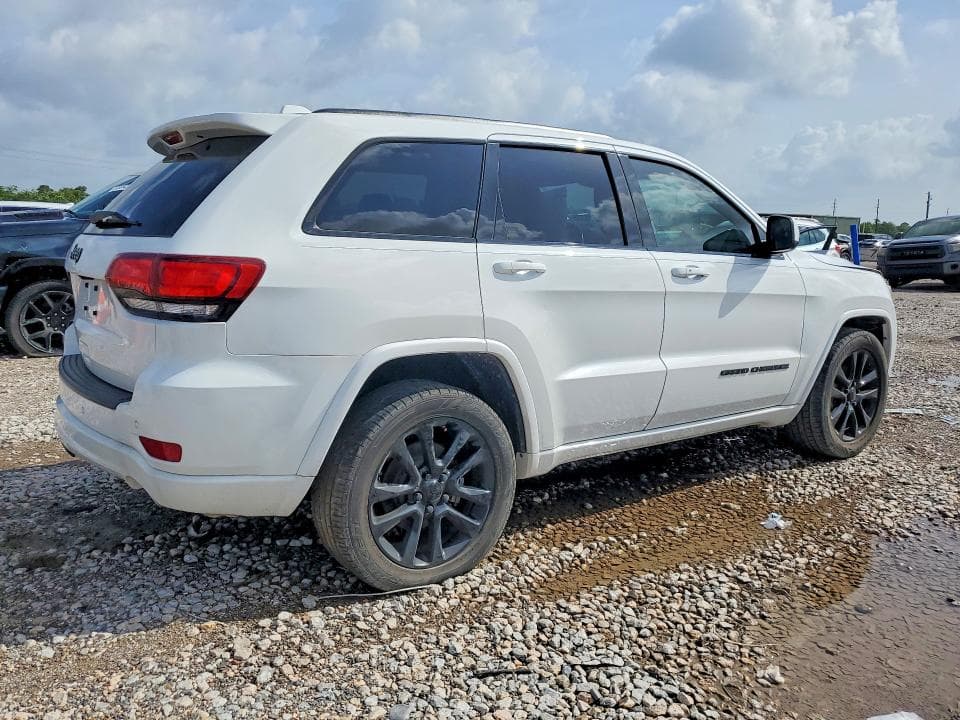 2020 JEEP GRAND CHEROKEE LAREDO 3