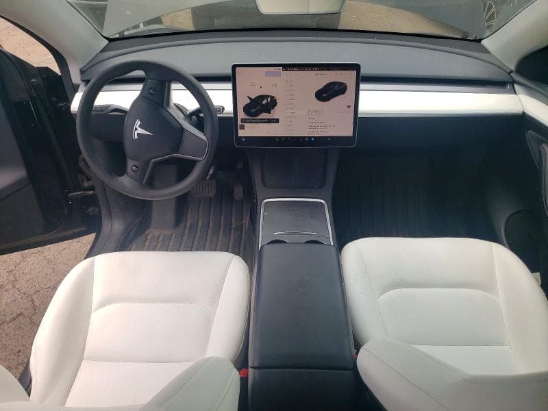 2023 TESLA MODEL Y 8