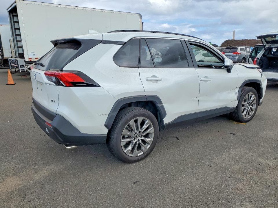 2024 TOYOTA RAV4 XLE PREMIUM XLE PREMIUM 3