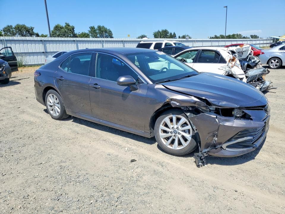 2023 TOYOTA CAMRY LE 4